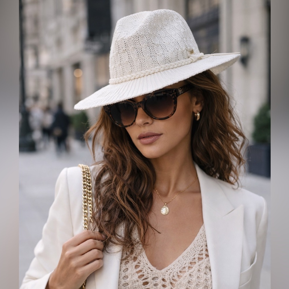 NWT Nine West Hat in Ivory